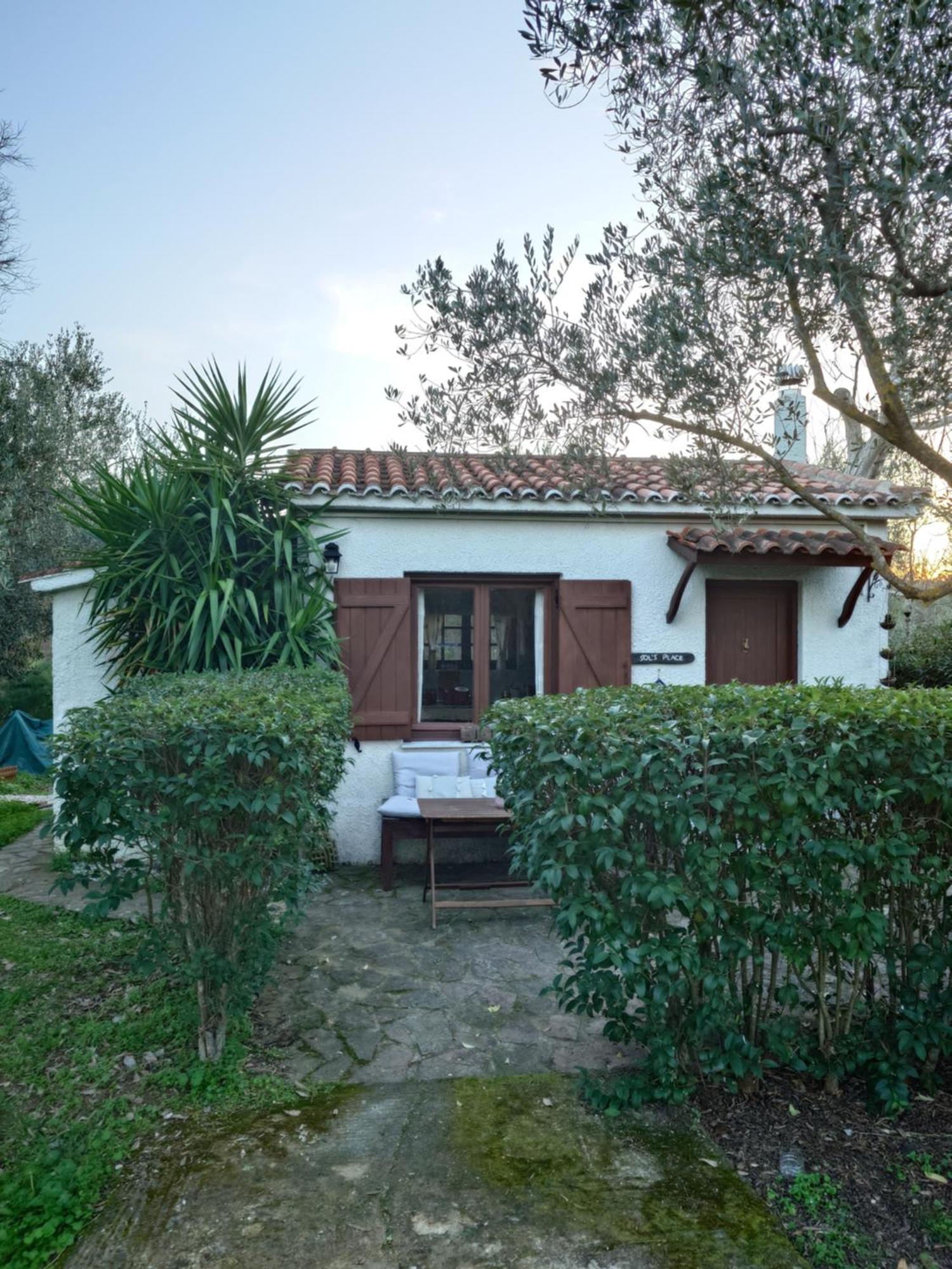 Sol'S Place Mytilene Exterior photo